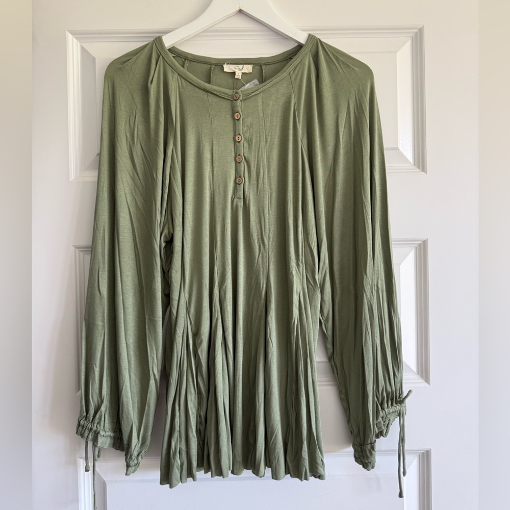 Easel Boho Balloon Sleeve Top NWT